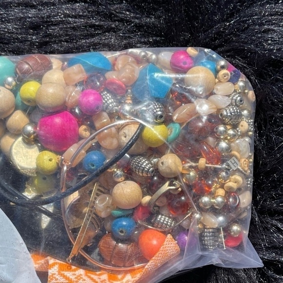 Vintage Lot Of Crafting Beads Wood Plastic For Repurposing - Picture 7 of 7